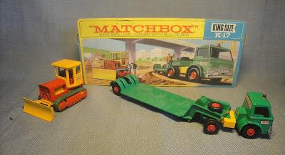 Ford, semirremolque y topadora