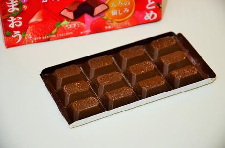 TOKYOTREAT FEBRUARY: UNBOXING JAPANESE CANDY!!