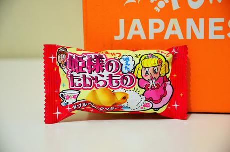TOKYOTREAT FEBRUARY: UNBOXING JAPANESE CANDY!!