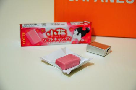 TOKYOTREAT FEBRUARY: UNBOXING JAPANESE CANDY!!