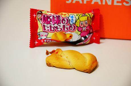TOKYOTREAT FEBRUARY: UNBOXING JAPANESE CANDY!!