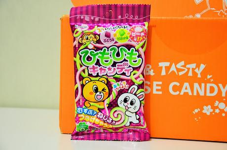 TOKYOTREAT FEBRUARY: UNBOXING JAPANESE CANDY!!