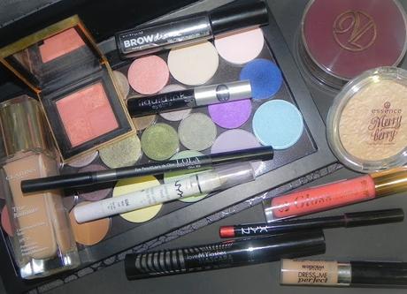 Tendencias de primavera: Mermaid Shades (Look, manicura & outfit) Tendencias de primavera: Mermaid Shades (Look, manicura & outfit)