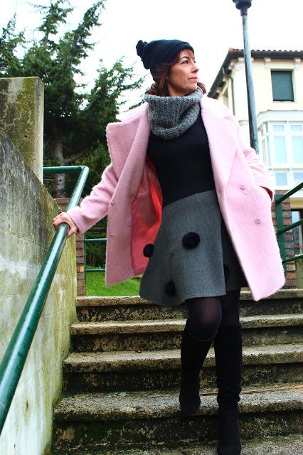 MIS LOOKS- VESTIDO POMPONES