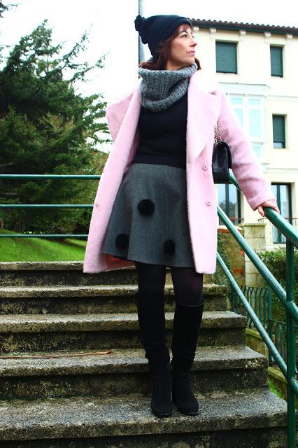 MIS LOOKS- VESTIDO POMPONES