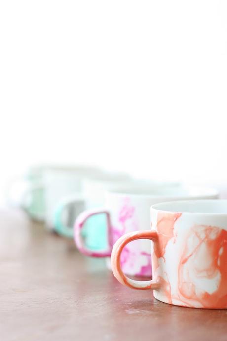 DIY: MÁRCATE UN JUEGO DE CAFÉ NUEVO con pintauñas de colores