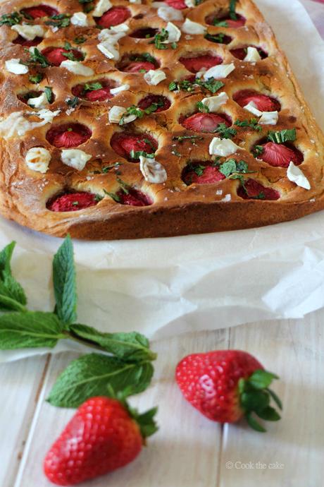 strawberry focaccia, focaccia de fresas