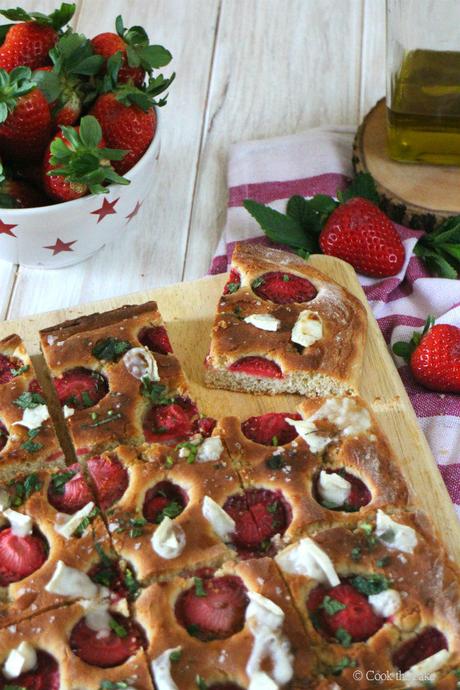 strawberry focaccia, focaccia de fresas