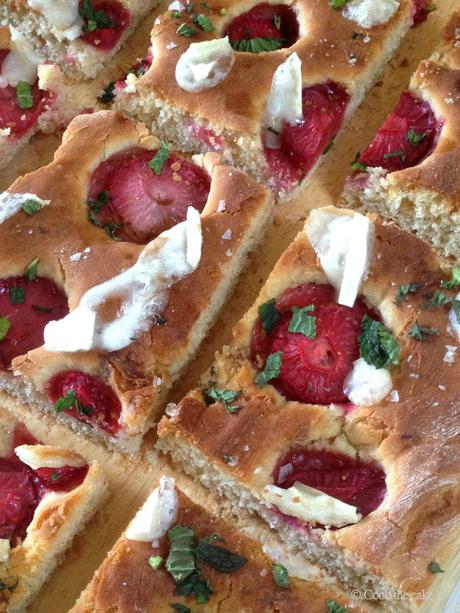 strawberry focaccia, focaccia de fresas