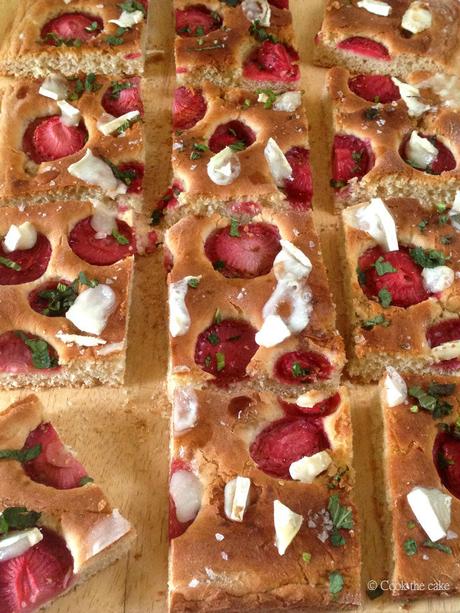 strawberry focaccia, focaccia de fresas