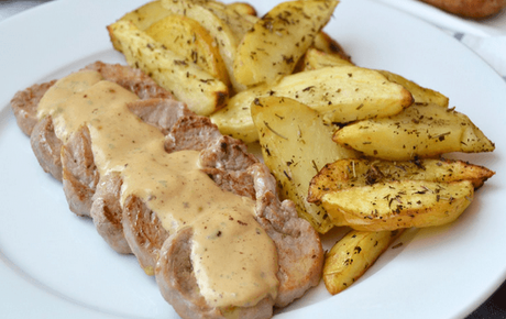 Solomillo de cerdo con salsa de champiñones solomillo