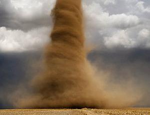 Huracanes y Tornados