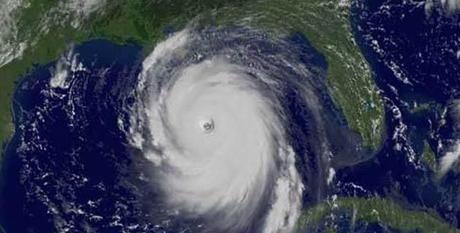 Huracanes y Tornados