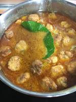 Albóndigas Thai De Pollo Con Leche De Coco