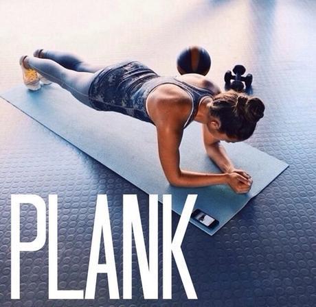 Al practicar un ejercicio como el Plank, puede ayudar a reforzar varios músculos que te ayudaran a tener una mejor pedalada