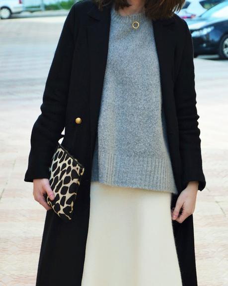 MIDI & WHITE SKIRT