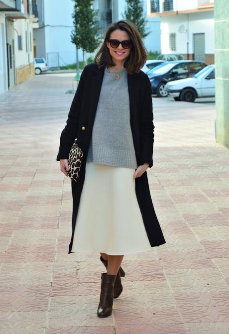 MIDI & WHITE SKIRT