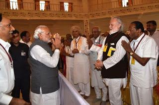 EL PRIMER MINISTRO DE LA INDIA, SRI NARENDRA MODI, VISITA EL “SRI SATHYA SAI SOWBHAGYAM”