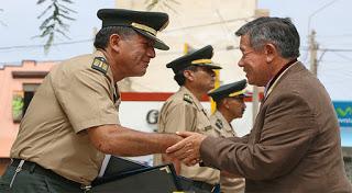 PREMIAN A VALEROSOS POLICÍAS EN LA REGIÓN LIMA…