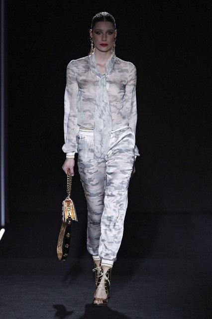 Felipe Varela, bienvenido al futuro. La ropa que no se pondrá la reina Letizia