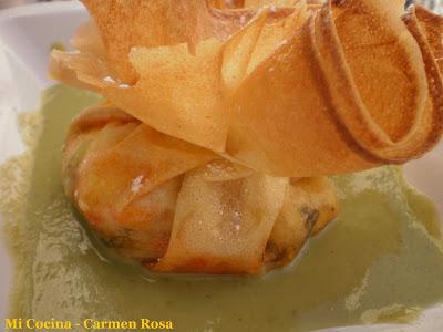 MONEDEROS DE PASTA BRICK RELLENOS DE SOBRASADA CON PATATAS Y UVAS PASAS