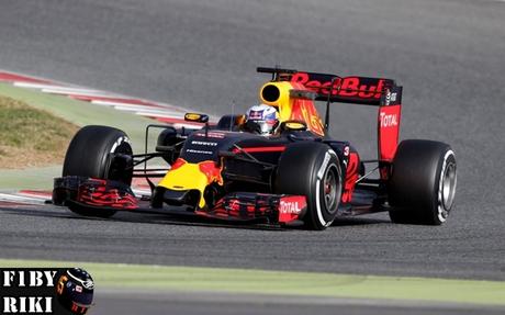 RED BULL PRESENTA SU MONOPLAZA PARA LA TEMPORADA 2016 DE F1, EL RB12