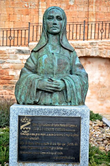 Escultura en homenaje a Juana la Loca