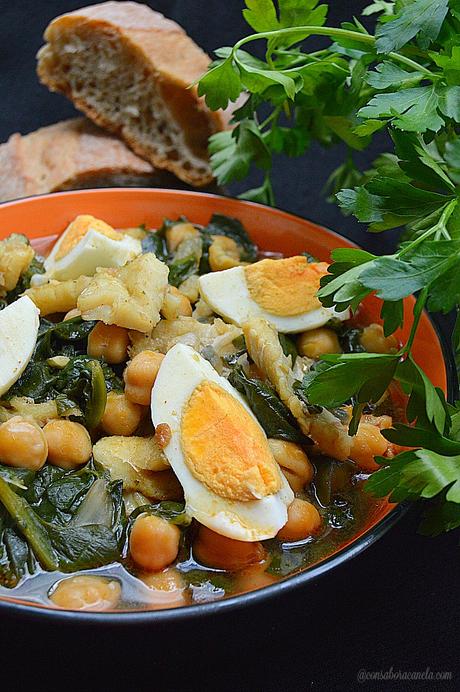 Potaje de garbanzos con bacalao y espinacas