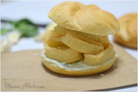 Bocadillo de Calamares con Mayonesa de ajo y albahaca