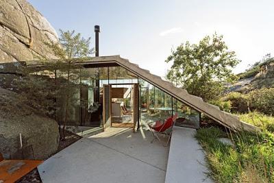 Cabaña Moderna en las Rocas