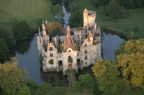 Château de la Mothe-Chandeniers, castillo abandonado