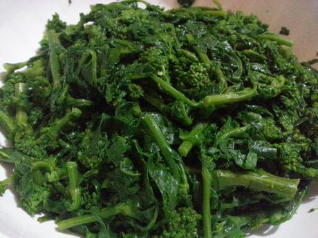 Rollitos de hojaldre relleno de queso y espinacas – Involtini di pasta sfoglia con broccoli e formaggio rollitoshojaldrebrocoli1