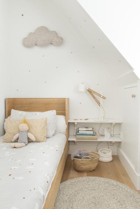 Como decorar de manera ATEMPORAL un dormitorio de niña en colores neutros!