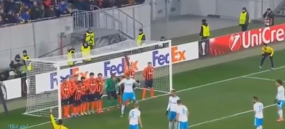 Imposible hacer un gol así.