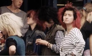 New Order vuelve a los 80 en el vídeo de 'Singularity'