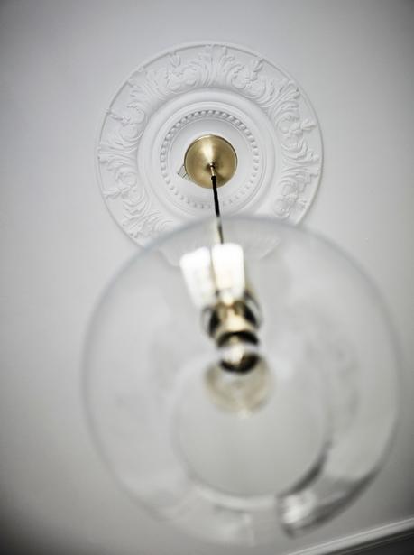 techos altos planta semi abierta lámparas colgantes interiores nórdicos decoración pisos pequeños decoración blanco cocinas nórdicas modernas blog decoración nórdica Amplitud con blancos y neutros 