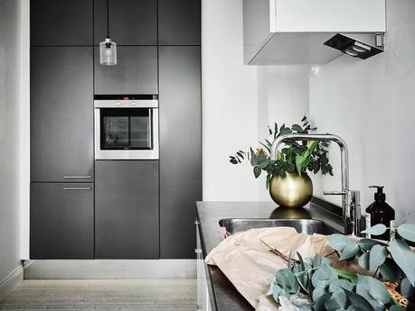 techos altos planta semi abierta lámparas colgantes interiores nórdicos decoración pisos pequeños decoración blanco cocinas nórdicas modernas blog decoración nórdica Amplitud con blancos y neutros 