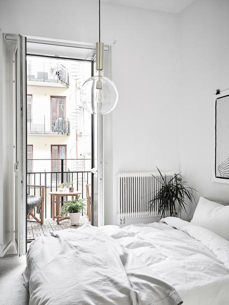 techos altos planta semi abierta lámparas colgantes interiores nórdicos decoración pisos pequeños decoración blanco cocinas nórdicas modernas blog decoración nórdica Amplitud con blancos y neutros 