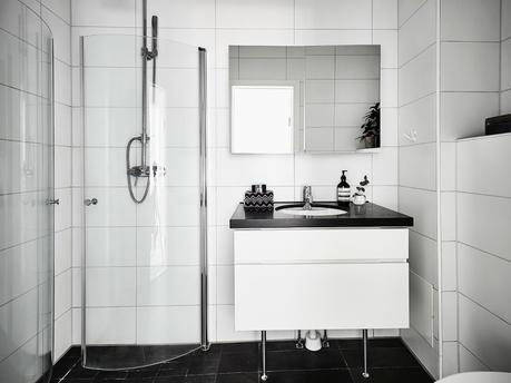 techos altos planta semi abierta lámparas colgantes interiores nórdicos decoración pisos pequeños decoración blanco cocinas nórdicas modernas blog decoración nórdica Amplitud con blancos y neutros 