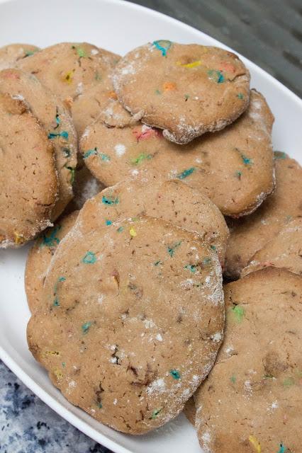 Galletas emanems y nesquik