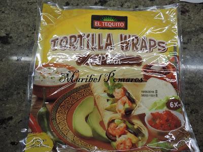 Quesadilla de pimientos, cebolla con atún fresco y queso.