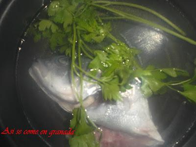 Lubina con salsa de cava