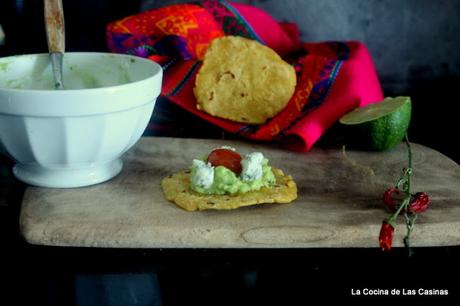 Tortillas de Maíz, Guacamole, Cherrys Confitados y Queso Azul