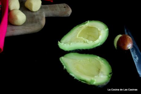Tortillas de Maíz, Guacamole, Cherrys Confitados y Queso Azul