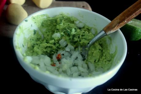 Tortillas de Maíz, Guacamole, Cherrys Confitados y Queso Azul