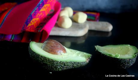 Tortillas de Maíz, Guacamole, Cherrys Confitados y Queso Azul