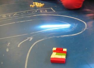 Seguimos trabajando con regletas: equivalencias y sumas.