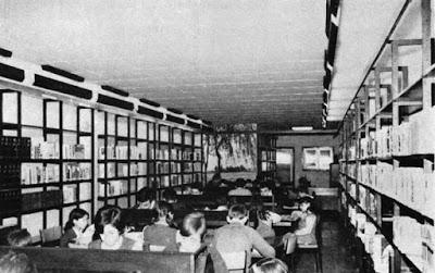 LA PRIMERA VEZ QUE PISÉ UNA BIBLIOTECA LA PRIMERA VEZ QUE PISÉ UNA BIBLIOTECA