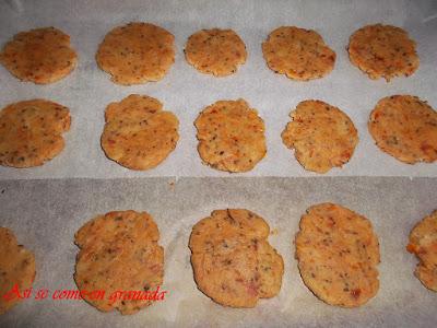 Galletas de tomates secos y albahaca