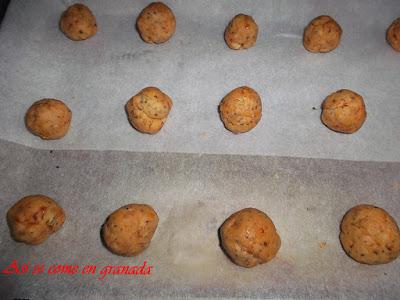 Galletas de tomates secos y albahaca